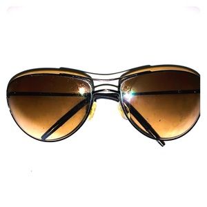 Oliver People’s brown tinted aviators